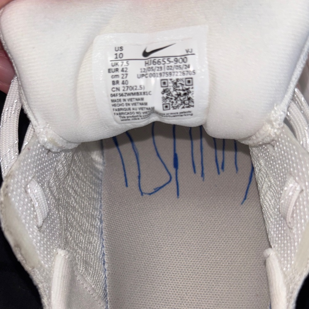 Nike Invinvible Run 3 Cream and Blue Running Shoes - Picture 6 of 9